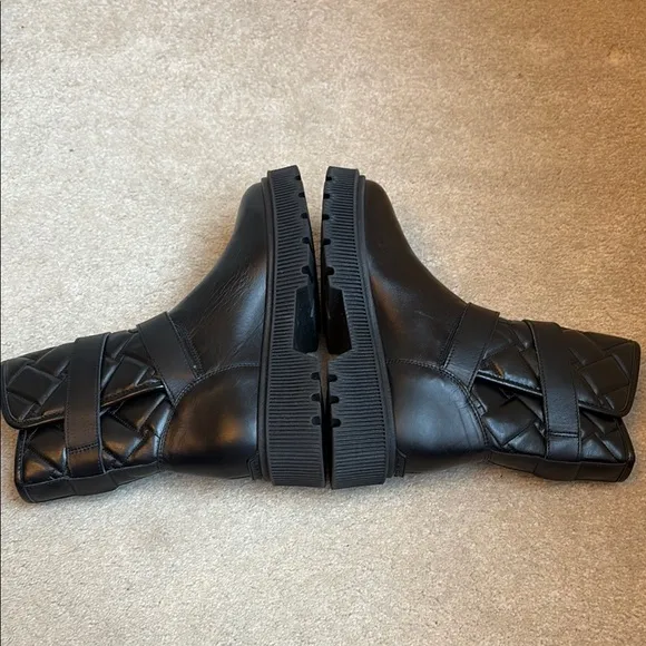 🫐 NWT Kurt Geiger Kingston  Moto Boots with Chunky Design and Adjustable Straps