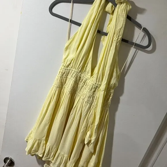 🏷 *NWT* 🌻 VICI Aster Halter Smocked Mini Dress | Size L 🌻