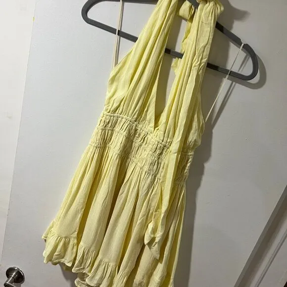 🏷 *NWT* 🌻 VICI Aster Halter Smocked Mini Dress | Size L 🌻