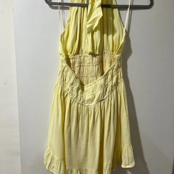 🏷 *NWT* 🌻 VICI Aster Halter Smocked Mini Dress | Size L 🌻