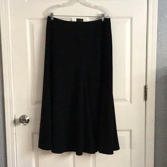 🔥🔥 TAKE 50% OFF LIST PRICE 🔥🔥JONES OF NEW YORK.  FLARE MIDI /MAXI SKIRT
