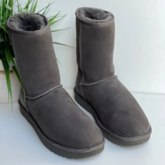 - UGG🔴Classic short II winter boots grey 8