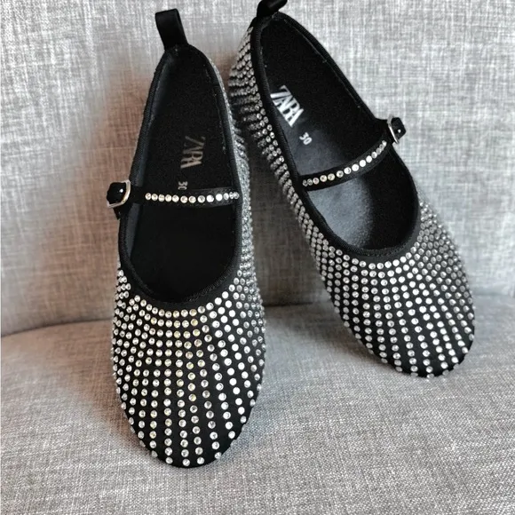 ⭕️ ZARA Girls Kids Black and Silver Studded Shoes Crystals