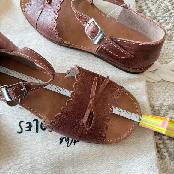 30/US 1 The Humble Soles Amelia Sandals Kids Brown Sandals NEW