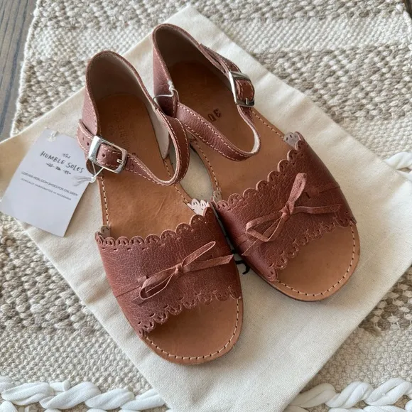 30/US 1 The Humble Soles Amelia Sandals Kids Brown Sandals NEW