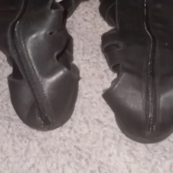 A. Giannetti Black Leather Gladiator Sandal sz 8