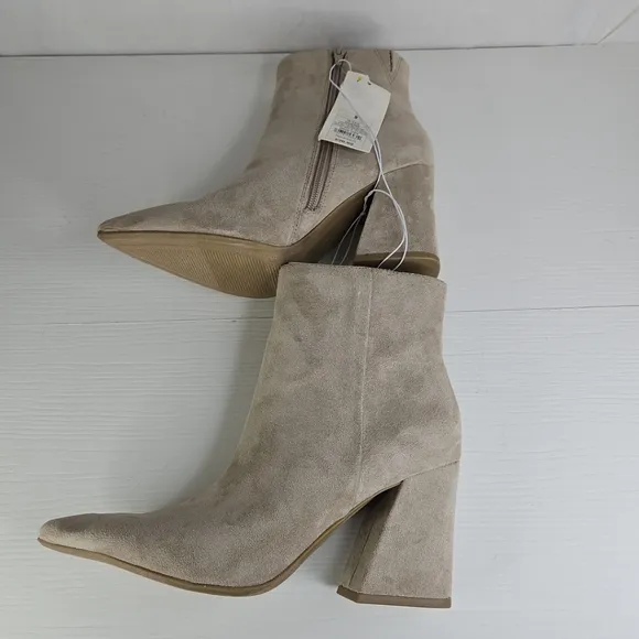 a New Day Women Cullen Ankle Boots Pointed Toes Elegant Boots Beige Sizes avail.