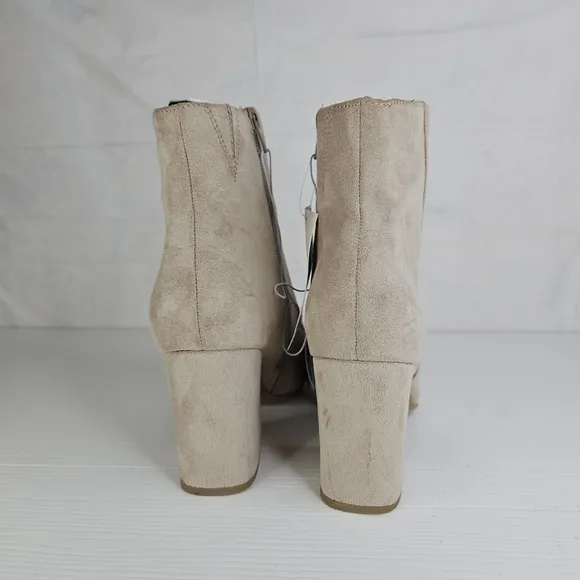 a New Day Women Cullen Ankle Boots Pointed Toes Elegant Boots Beige Sizes avail.