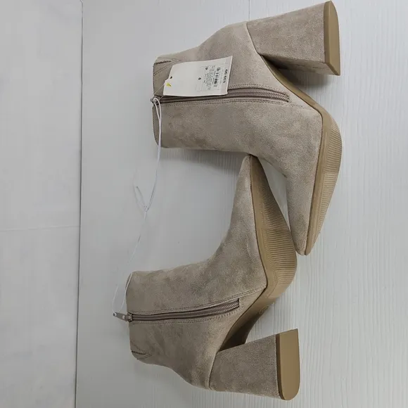 a New Day Women Cullen Ankle Boots Pointed Toes Elegant Boots Beige Sizes avail.