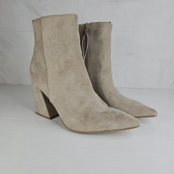 a New Day Women Cullen Ankle Boots Pointed Toes Elegant Boots Beige Sizes avail.