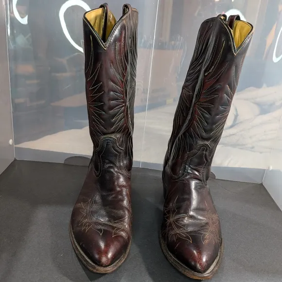 Acme Circle A vintage Western boots 10.5 cherry leather embroidered point toe