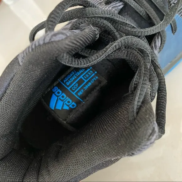 Adidas basketball sneakers size 3.5 y