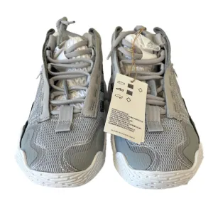 Adidas Girls Gray | Exhibit B Mid Basketball Sneakers size: 4 Youth