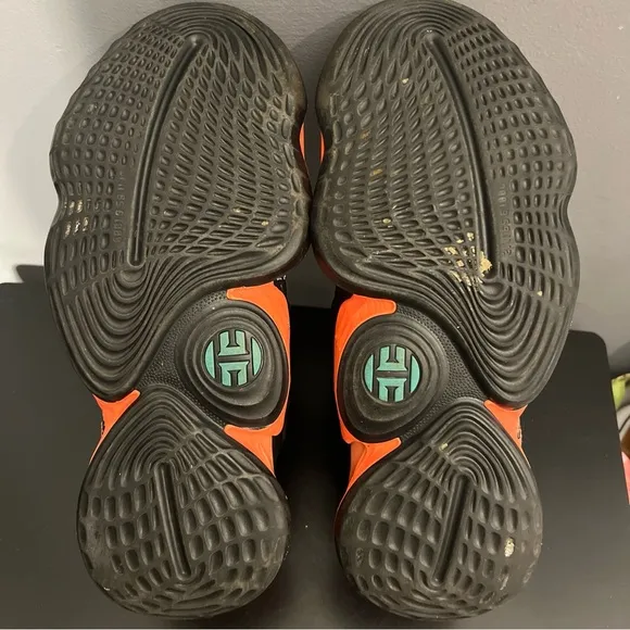 Adidas Harden Volume 4 Coral Black men’s sz 10