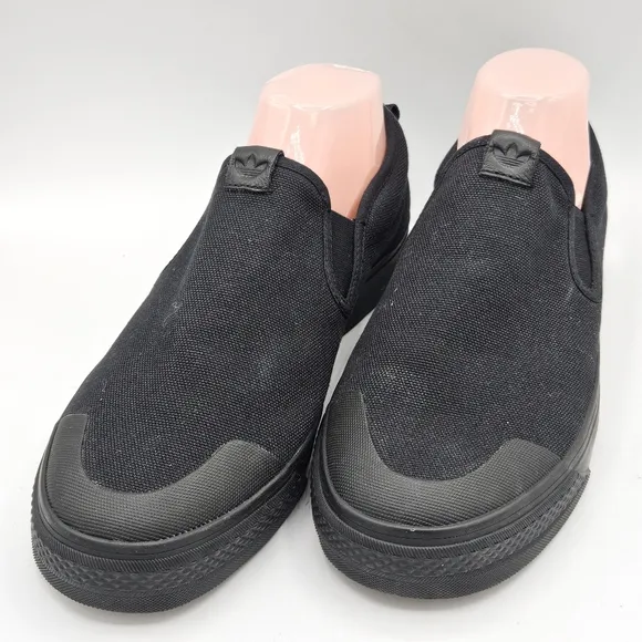 Adidas Nizza slipon skater sneakers size 9