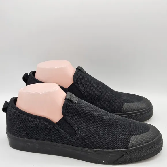 Adidas Nizza slipon skater sneakers size 9