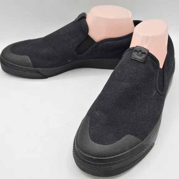 Adidas Nizza slipon skater sneakers size 9