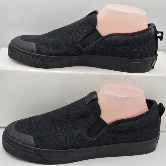Adidas Nizza slipon skater sneakers size 9
