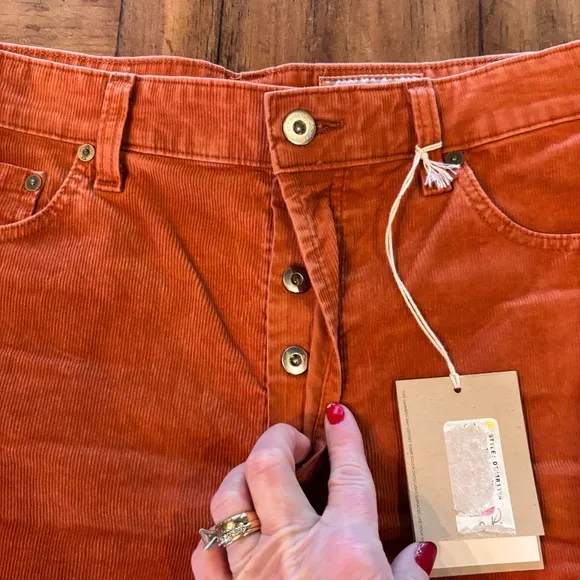 AG ADRIANO GOLDSCHMIED Cinnamon Corduroy Alexxis Short,size 31R,High Rise Wedgie
