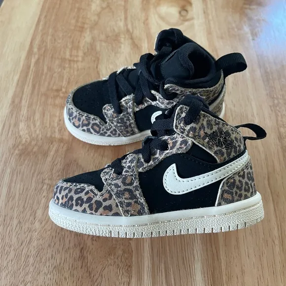 Air Jordan 1 Mid SE GS 'Leopard’ size 5c