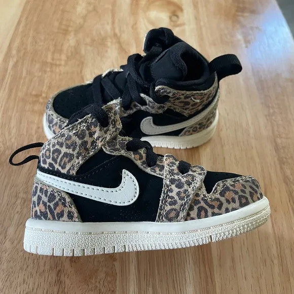 Air Jordan 1 Mid SE GS 'Leopard’ size 5c