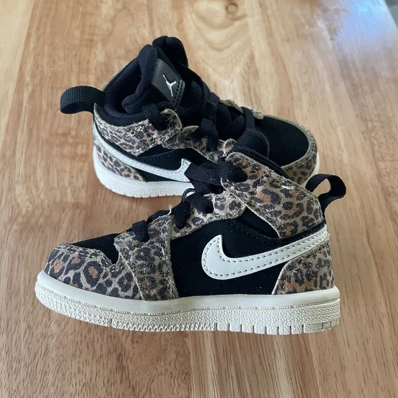 Air Jordan 1 Mid SE GS 'Leopard’ size 5c