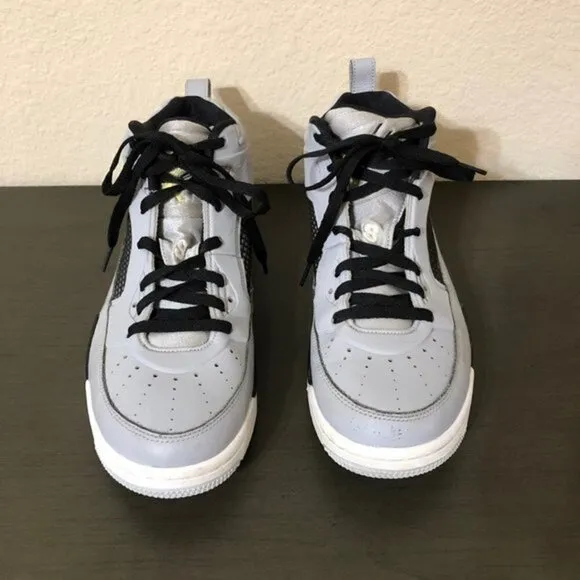 Air Jordan Flight 9.5 Basketball Sneaker