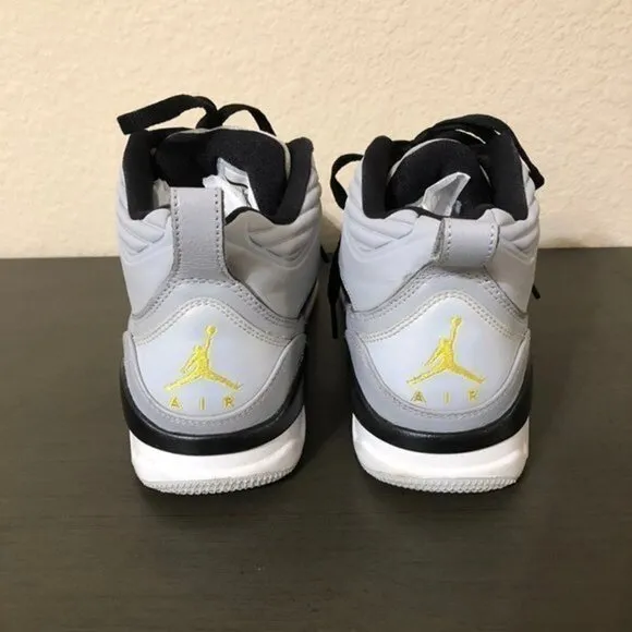 Air Jordan Flight 9.5 Basketball Sneaker
