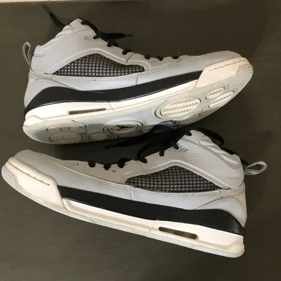 Air Jordan Flight 9.5 Basketball Sneaker