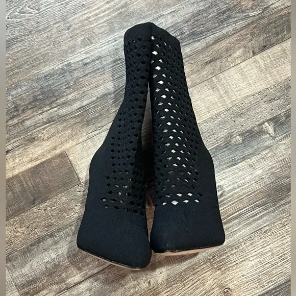 Aldo Black Pointed Toe Sock Boots / NWOT / Size 9  / Item# 1-26999