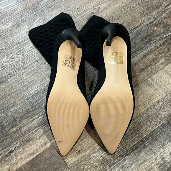 Aldo Black Pointed Toe Sock Boots / NWOT / Size 9  / Item# 1-26999