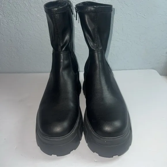 Aldo Women's Ankle Side Zip Combat Booties Black Size 8 New No Box Chunky Sole