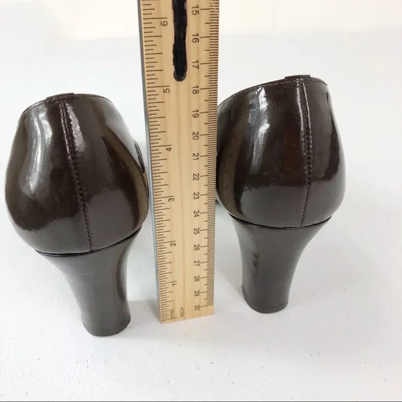 Alex Marie cut out sandals brown size 8M (#37)