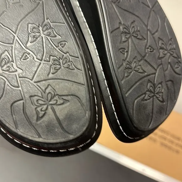 Algeria sandals size 37