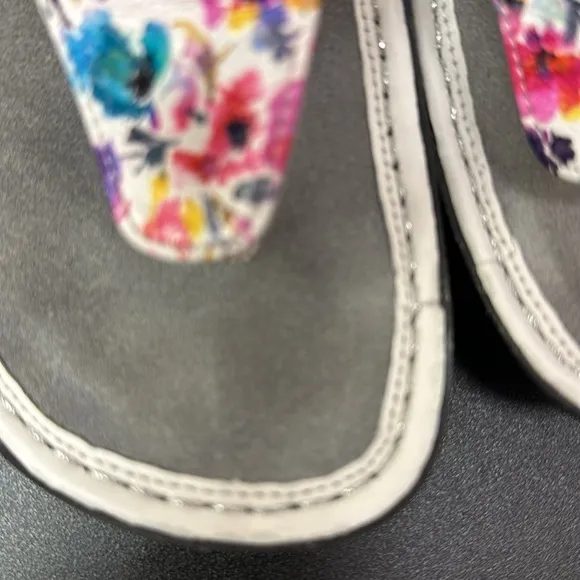 Algeria sandals size 37