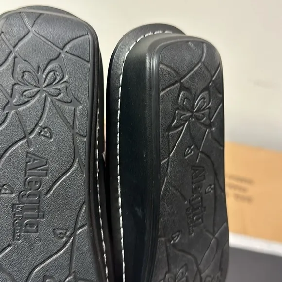Algeria sandals size 37