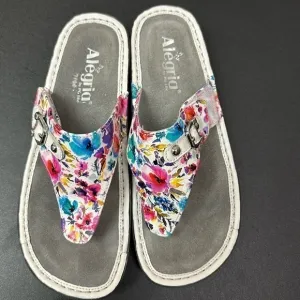 Algeria sandals size 37