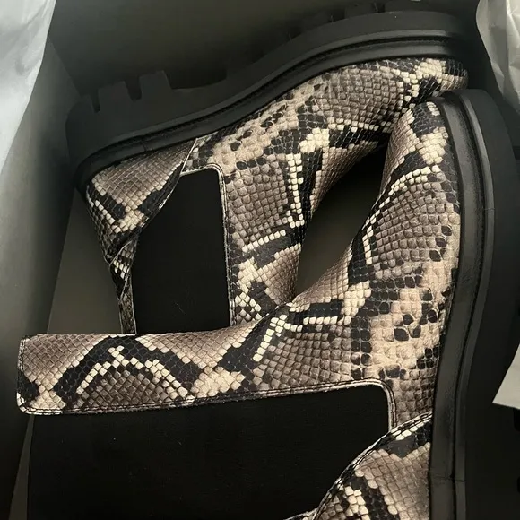 All Saints Billie snake Embossed print Ankle Boots size 10 nwt