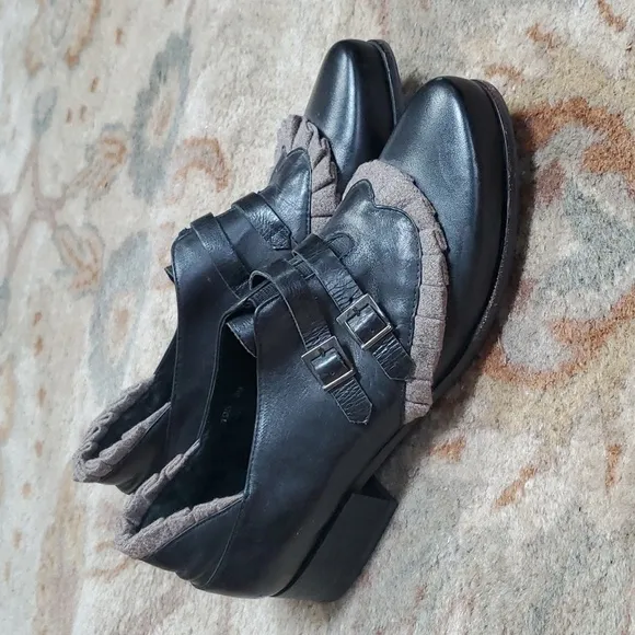 Antelope wool ruffle 2 buckle loafers