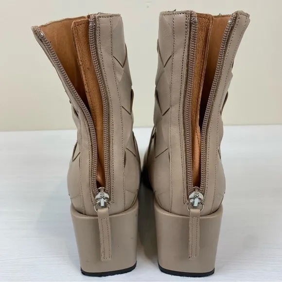 Anthropologie Angel Alarcon Ankle Boots Size US 9, Taupe Back Zipper Chunky Heel
