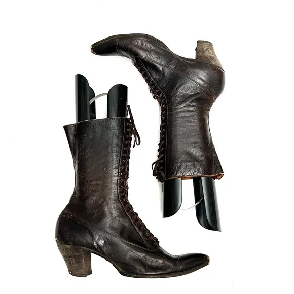 Antique 1910s Edwardian chocolate brown leather pointed toe lace up granny boots