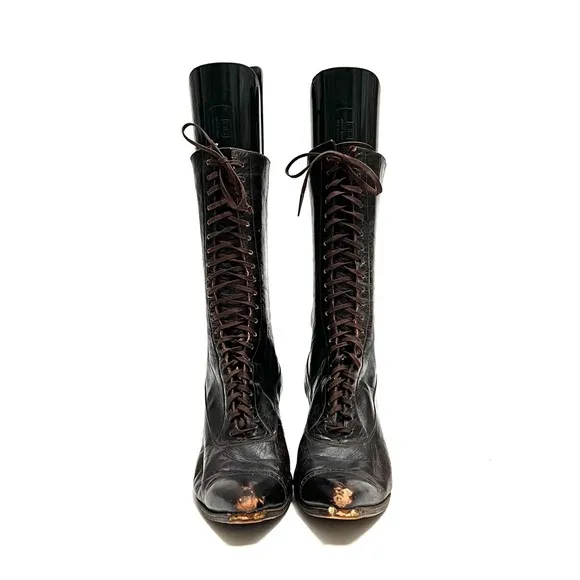 Antique 1910s Edwardian chocolate brown leather pointed toe lace up granny boots