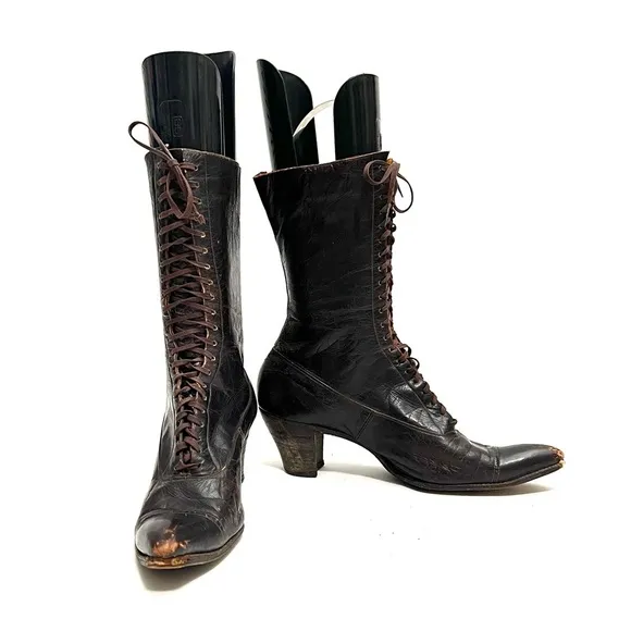 Antique 1910s Edwardian chocolate brown leather pointed toe lace up granny boots