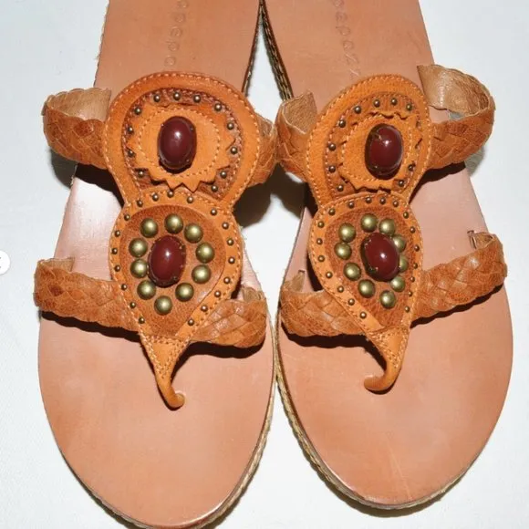 APEPAZZA NEW SZ 8 M 38.5 BROWN STUDDED LEATHER JUTE PLATFORM THONG SANDALS