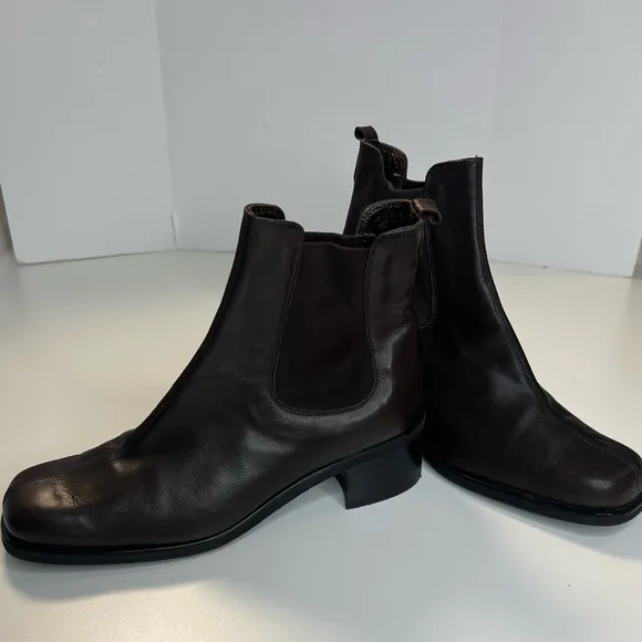 Aquatalia Dark Brown Leather Chelsea Boots Size 8.5 Made in Italy