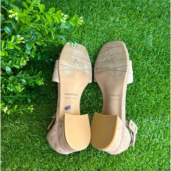 Aquatalia Hildy ankle strap block heel Taupe Suede Sandals Sz 7 gently used