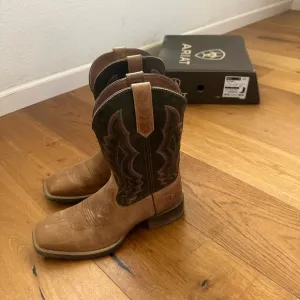 Ariat Men's Tan and Brown Western Boots