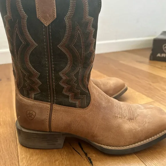 Ariat Men's Tan and Brown Western Boots