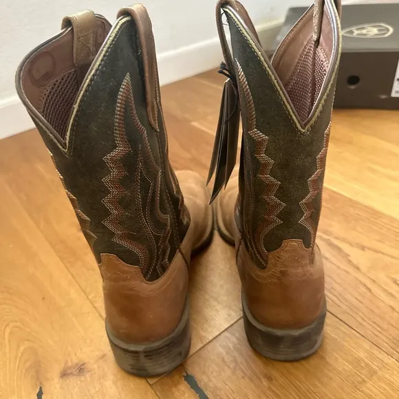 Ariat Men's Tan and Brown Western Boots