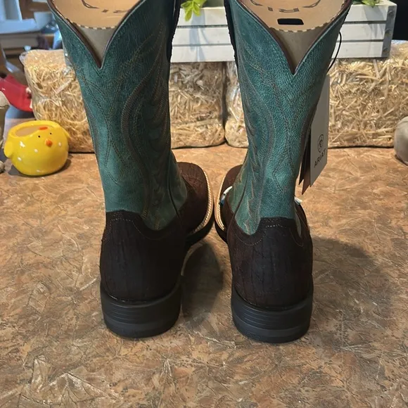 Ariat Men's Western Distressed Leather Boots